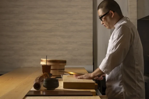 L'hôtel Four Seasons Resort Maldives Landaa Giraavaru accueille Toshiyuki Kobayashi pour un voyage culinaire