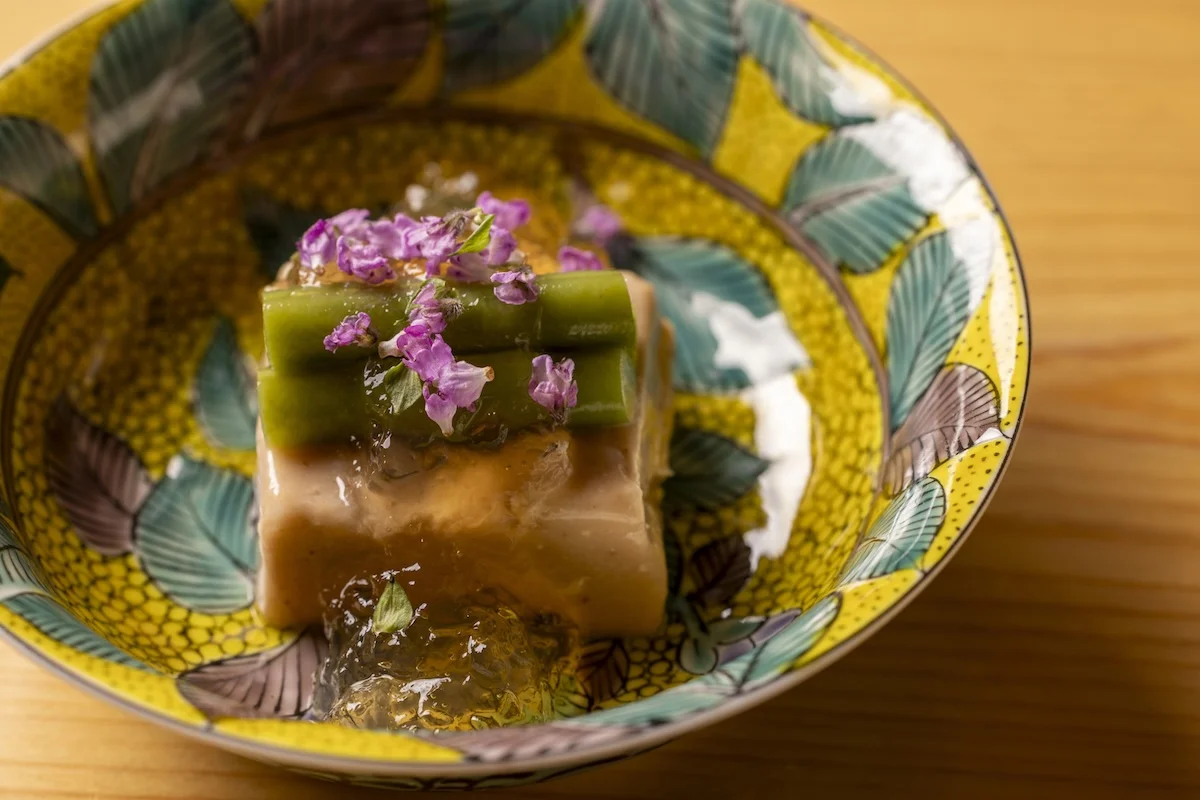 L'hôtel Four Seasons Resort Maldives Landaa Giraavaru accueille Toshiyuki Kobayashi pour un voyage culinaire