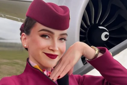 Qatar Airways présente Sama, la première hôtesse de l'air humaine numérique au monde