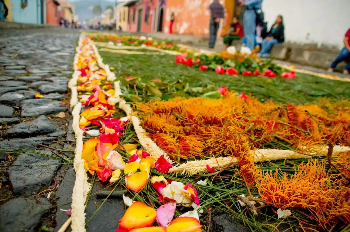 Pâques dans le monde : un voyage au cœur des traditions locales