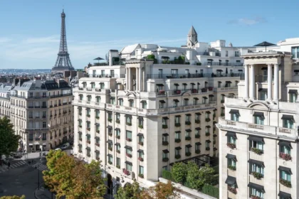 Ce palace parisien qui réinvente l’excellence avec ses onze Clefs d’Or