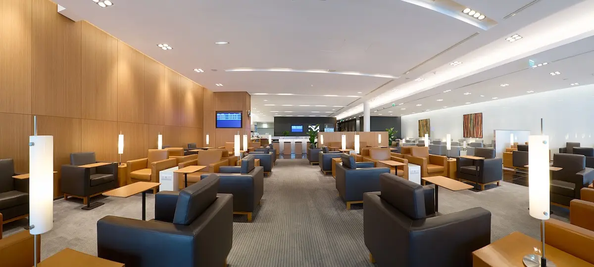 Roissy dévoile le nouveau salon Cathay Pacific : élégance, sérénité et saveurs hongkongaises